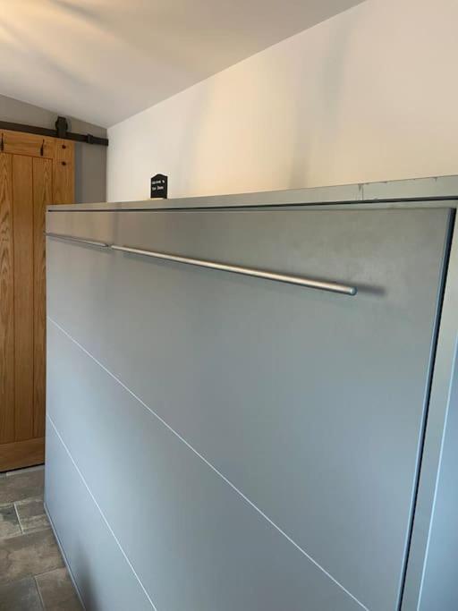 Adorable Bedsit For You, Partner And Your Pet! Stepaside  Exterior foto